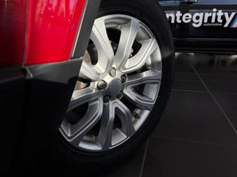 LAND ROVER RANGE ROVER EVOQUE 2.0 TD4 SE Tech SUV 5dr Diesel Auto 4WD Euro 6 (s/s) (180 ps)