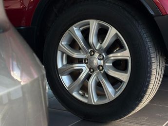 LAND ROVER RANGE ROVER EVOQUE 2.0 TD4 SE Tech SUV 5dr Diesel Auto 4WD Euro 6 (s/s) (180 ps)