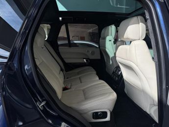 LAND ROVER RANGE ROVER 4.4 SD V8 Autobiography SUV 5dr Diesel Auto 4WD Euro 6 (s/s) (33