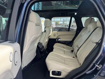 LAND ROVER RANGE ROVER 4.4 SD V8 Autobiography SUV 5dr Diesel Auto 4WD Euro 6 (s/s) (33