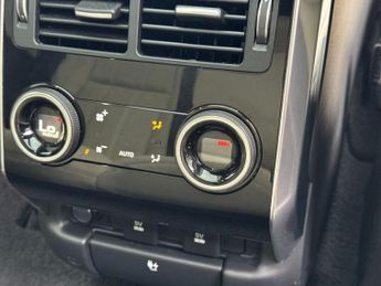 LAND ROVER RANGE ROVER SPORT 3.0 SD V6 Autobiography Dynamic SUV 5dr Diesel Auto 4WD Euro 6 (