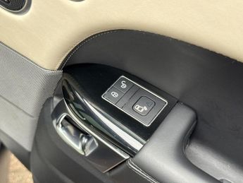 LAND ROVER RANGE ROVER SPORT 3.0 SD V6 Autobiography Dynamic SUV 5dr Diesel Auto 4WD Euro 6 (