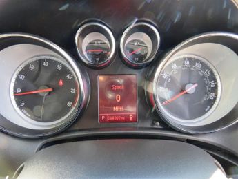 VAUXHALL ASTRA 1.6 16v SRi Hatchback 5dr Petrol Auto Euro 5 (115 ps)