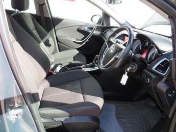 VAUXHALL ASTRA 1.6 16v SRi Hatchback 5dr Petrol Auto Euro 5 (115 ps)