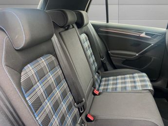 VOLKSWAGEN GOLF 1.4 TSI 8.7kWh GTE Hatchback 5dr Petrol Plug-in Hybrid DSG Euro 