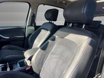 FORD S-MAX 2.2 TDCi Titanium MPV 5dr Diesel Auto Euro 5 (200 ps)