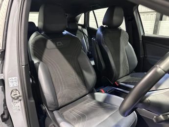 VOLKSWAGEN ID.4 Pure 52kWh Life SUV 5dr Electric Auto (148 ps)