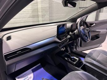 VOLKSWAGEN ID.4 Pure 52kWh Life SUV 5dr Electric Auto (148 ps)