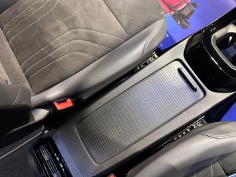 VOLKSWAGEN ID.4 Pure 52kWh Life SUV 5dr Electric Auto (148 ps)