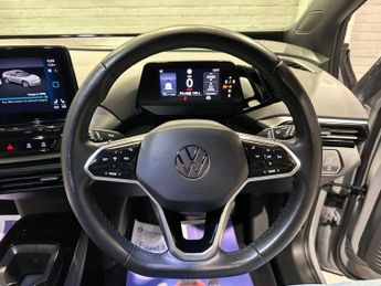 VOLKSWAGEN ID.4 Pure 52kWh Life SUV 5dr Electric Auto (148 ps)