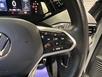 VOLKSWAGEN ID.4 Pure 52kWh Life SUV 5dr Electric Auto (148 ps)