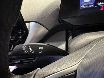 VOLKSWAGEN ID.4 Pure 52kWh Life SUV 5dr Electric Auto (148 ps)