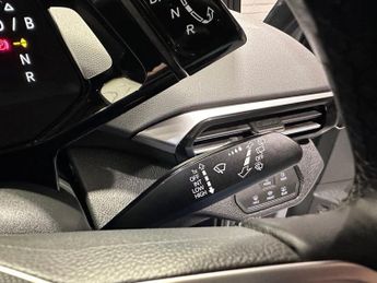 VOLKSWAGEN ID.4 Pure 52kWh Life SUV 5dr Electric Auto (148 ps)