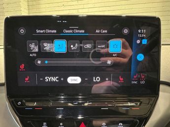 VOLKSWAGEN ID.4 Pure 52kWh Life SUV 5dr Electric Auto (148 ps)