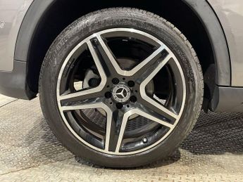 MERCEDES-BENZ GLA 2.1 GLA220d AMG Line (Premium Plus) SUV 5dr Diesel 7G-DCT 4MATIC