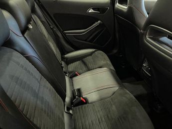 MERCEDES-BENZ GLA 2.1 GLA220d AMG Line (Premium Plus) SUV 5dr Diesel 7G-DCT 4MATIC