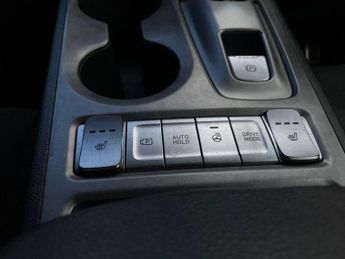 HYUNDAI KONA 64kWh Premium SUV 5dr Electric Auto (10.5kW Charger) (204 ps)