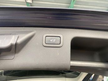 LAND ROVER DISCOVERY SPORT 2.0 TD4 HSE BLACK 5d 180 BHP