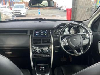 LAND ROVER DISCOVERY SPORT 2.0 TD4 HSE BLACK 5d 180 BHP