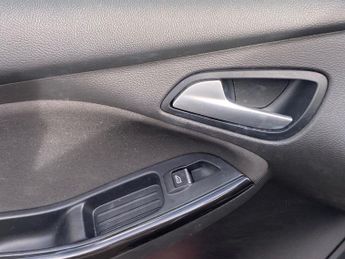 FORD FOCUS 1.0T EcoBoost Titanium Hatchback 5dr Petrol Manual Euro 6 (s/s) 