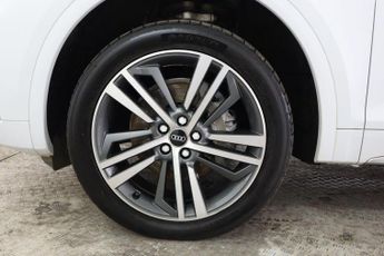 AUDI Q5 2.0 TDI 40 S line S Tronic quattro Euro 6 (s/s) 5dr