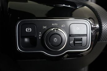 MERCEDES-BENZ A CLASS 1.5 A180d Sport 7G-DCT Euro 6 (s/s) 5dr