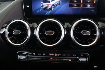 MERCEDES-BENZ GLA 1.3 GLA180 AMG Line (Executive) 7G-DCT Euro 6 (s/s) 5dr