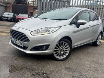 FORD FIESTA 1.6 Titanium Hatchback 5dr Petrol Powershift Euro 5 (105 ps)