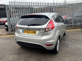 FORD FIESTA 1.6 Titanium Hatchback 5dr Petrol Powershift Euro 5 (105 ps)