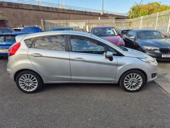 FORD FIESTA 1.6 Titanium Hatchback 5dr Petrol Powershift Euro 5 (105 ps)
