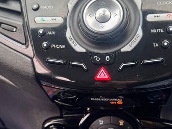FORD FIESTA 1.6 Titanium Hatchback 5dr Petrol Powershift Euro 5 (105 ps)