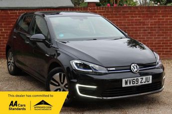 Volkswagen Golf 35.8kWh e-Golf Hatchback 5dr Electric Auto (136 ps)