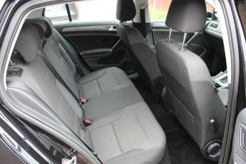 VOLKSWAGEN E-GOLF 35.8kWh e-Golf Hatchback 5dr Electric Auto (136 ps)