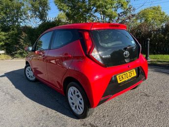 TOYOTA AYGO 1.0 VVT-i x-play Hatchback 5dr Petrol x-shift Euro 6 (Safety Sen