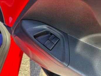 TOYOTA AYGO 1.0 VVT-i x-play Hatchback 5dr Petrol x-shift Euro 6 (Safety Sen