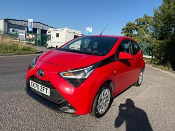 TOYOTA AYGO 1.0 VVT-i x-play Hatchback 5dr Petrol x-shift Euro 6 (Safety Sen