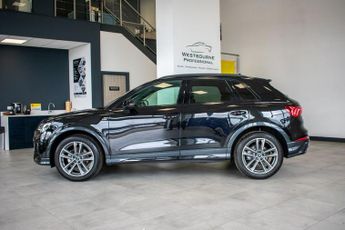 AUDI Q3 1.5 TFSI CoD 35 Black Edition SUV 5dr Petrol S Tronic Euro 6 (s/
