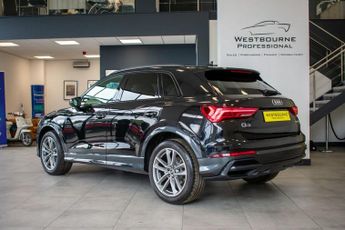 AUDI Q3 1.5 TFSI CoD 35 Black Edition SUV 5dr Petrol S Tronic Euro 6 (s/