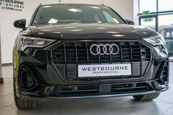 AUDI Q3 1.5 TFSI CoD 35 Black Edition SUV 5dr Petrol S Tronic Euro 6 (s/
