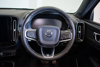 VOLVO XC40 2.0 T5 R-Design Pro SUV 5dr Petrol Auto AWD Euro 6 (s/s) (247 ps