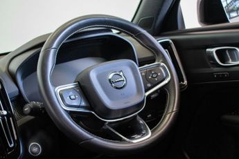 VOLVO XC40 2.0 T5 R-Design Pro SUV 5dr Petrol Auto AWD Euro 6 (s/s) (247 ps