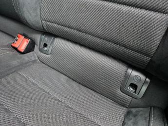 VOLKSWAGEN GOLF 2.0 TSI R Hatchback 5dr Petrol DSG 4Motion Euro 6 (s/s) (300 ps)