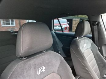 VOLKSWAGEN GOLF 2.0 TSI R Hatchback 5dr Petrol DSG 4Motion Euro 6 (s/s) (300 ps)