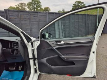 VOLKSWAGEN GOLF 2.0 TSI R Hatchback 5dr Petrol DSG 4Motion Euro 6 (s/s) (300 ps)
