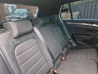 VOLKSWAGEN GOLF 2.0 TSI R Hatchback 5dr Petrol DSG 4Motion Euro 6 (s/s) (300 ps)