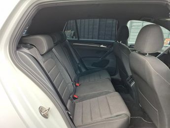 VOLKSWAGEN GOLF 2.0 TSI R Hatchback 5dr Petrol DSG 4Motion Euro 6 (s/s) (300 ps)