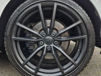 VOLKSWAGEN GOLF 2.0 TSI R Hatchback 5dr Petrol DSG 4Motion Euro 6 (s/s) (300 ps)