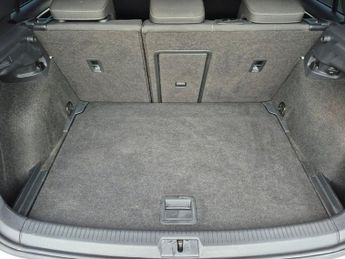 VOLKSWAGEN GOLF 2.0 TSI R Hatchback 5dr Petrol DSG 4Motion Euro 6 (s/s) (300 ps)