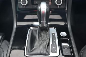 VOLKSWAGEN TOUAREG 3.0 TDI V6 R-Line Plus SUV 5dr Diesel Tiptronic 4WD Euro 6 (s/s)
