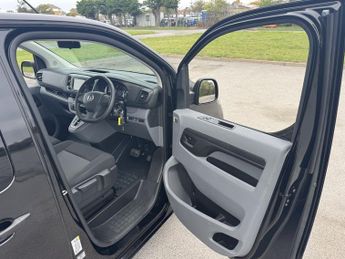 VAUXHALL Vivaro Life Electric 50kWh Edition MPV 5dr Electric Auto LWB (9 Seat, 7.4kW Charger) 